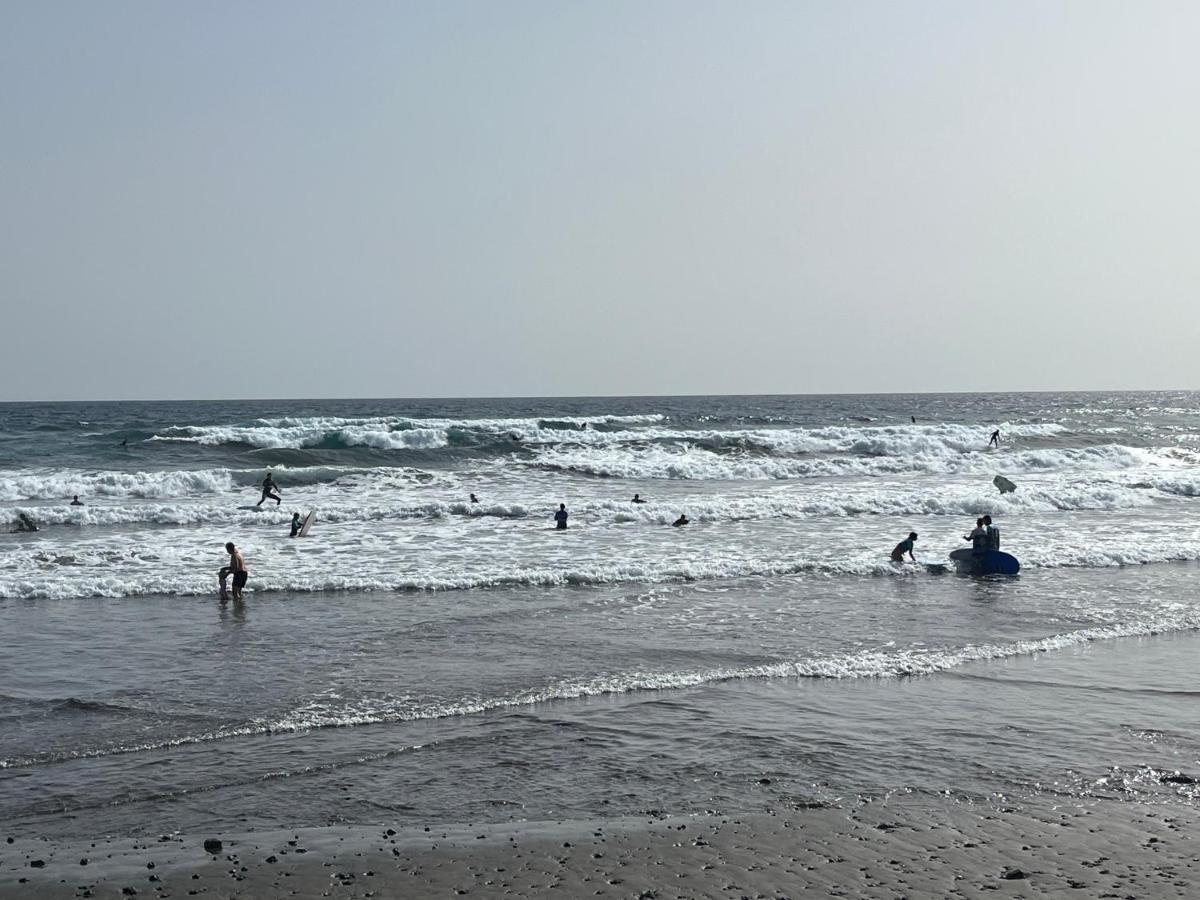 alquilaencanarias El Medano Los Martines frente playa Exterior foto